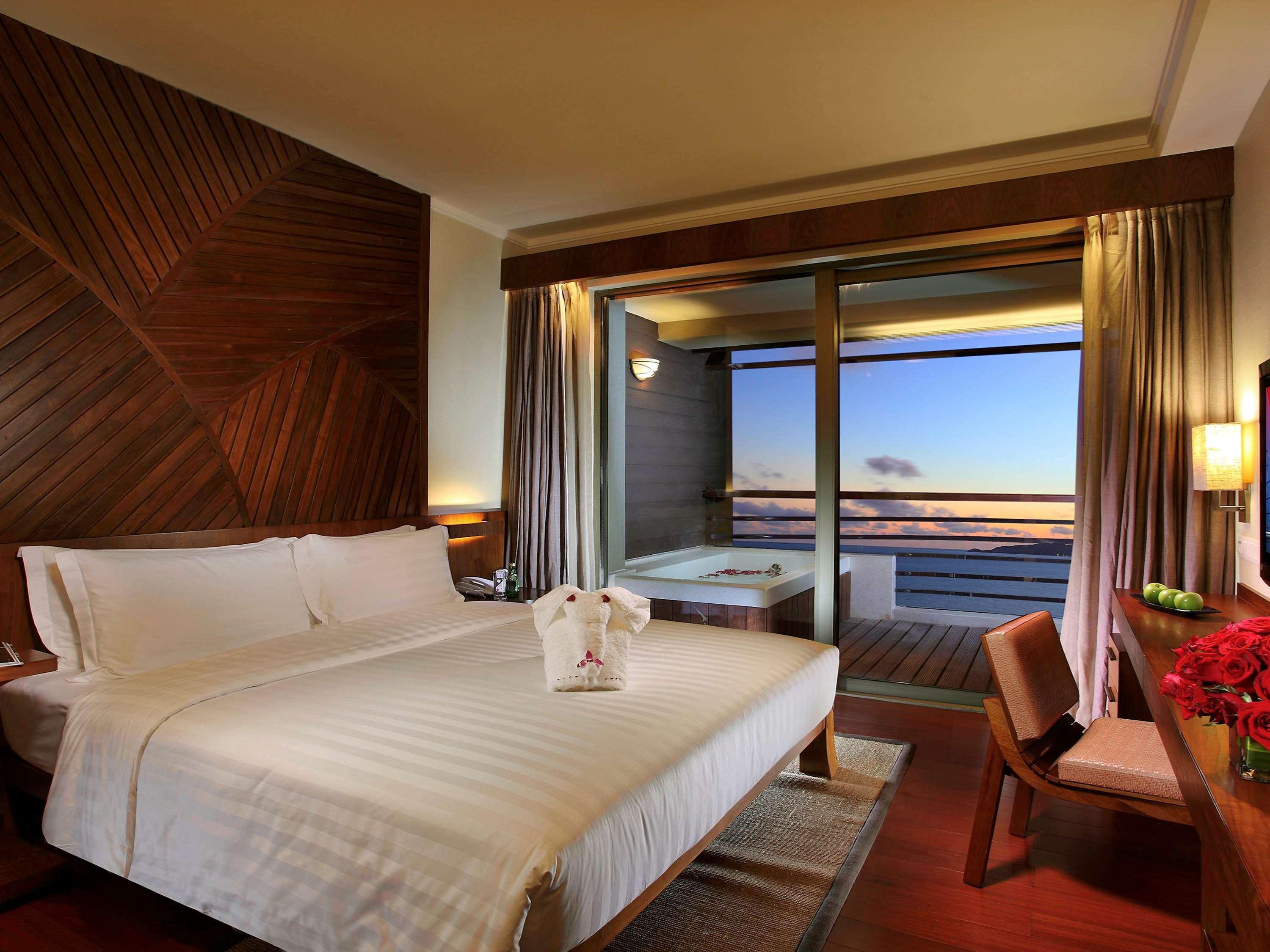 Pullman Oceanview Sanya Bay Resort & Spa מראה חיצוני תמונה